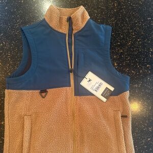 Men’s size small winter vest.  Cabincore.